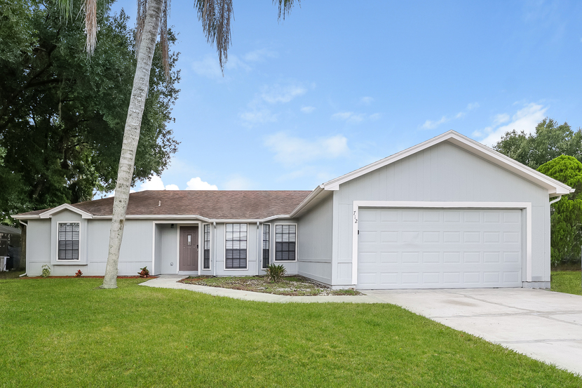 712 CARIBOU POINCIANA, FL 34759